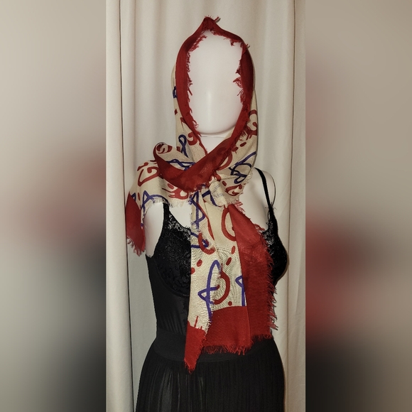 - Gucci long Scarf handmade from Gucci 100%authentic - Picture 15 of 17